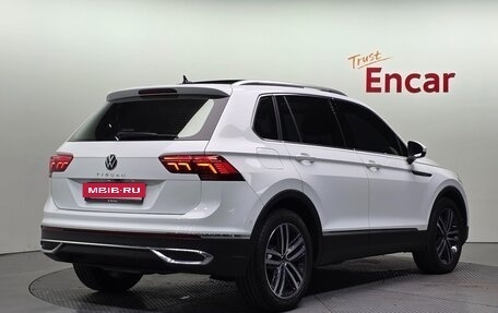 Volkswagen Tiguan II, 2021 год, 3 250 000 рублей, 3 фотография