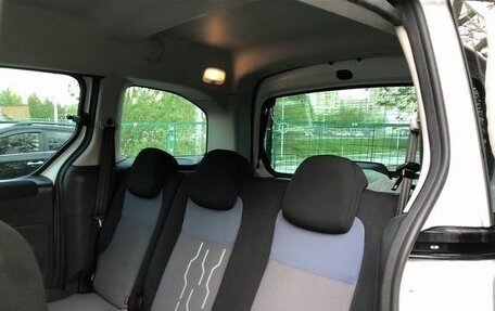 Peugeot Partner II рестайлинг 2, 2016 год, 980 000 рублей, 13 фотография