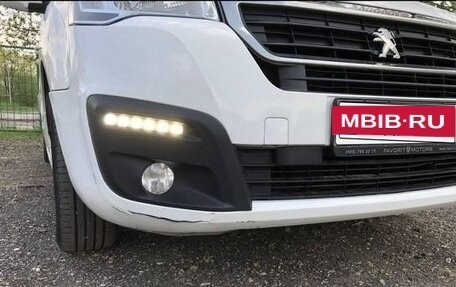 Peugeot Partner II рестайлинг 2, 2016 год, 980 000 рублей, 16 фотография