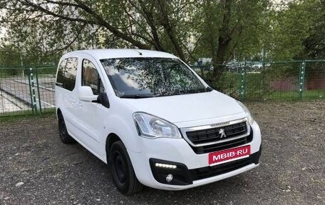 Peugeot Partner II рестайлинг 2, 2016 год, 980 000 рублей, 1 фотография