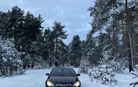 Opel Astra J, 2010 год, 700 000 рублей, 1 фотография