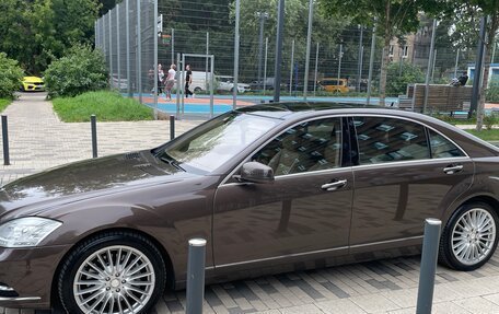 Mercedes-Benz S-Класс, 2010 год, 1 990 000 рублей, 4 фотография