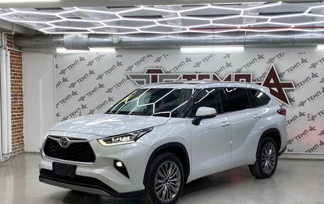 Toyota Highlander, 2023 год, 6 400 000 рублей, 2 фотография