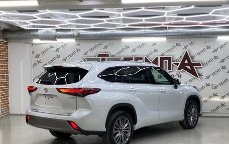 Toyota Highlander, 2023 год, 6 400 000 рублей, 14 фотография