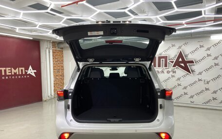 Toyota Highlander, 2023 год, 6 400 000 рублей, 17 фотография