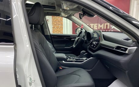 Toyota Highlander, 2023 год, 6 400 000 рублей, 23 фотография