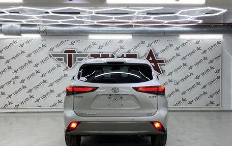 Toyota Highlander, 2023 год, 6 400 000 рублей, 16 фотография