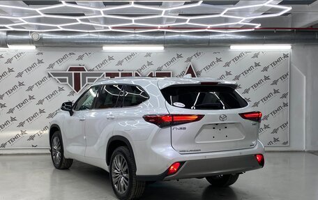 Toyota Highlander, 2023 год, 6 400 000 рублей, 19 фотография