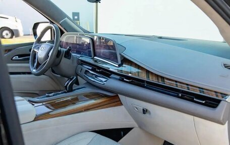 Cadillac Escalade V, 2022 год, 9 100 001 рублей, 10 фотография