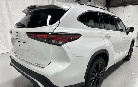 Toyota Highlander, 2025 год, 6 100 000 рублей, 14 фотография