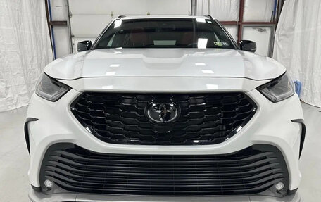 Toyota Highlander, 2025 год, 6 100 000 рублей, 13 фотография