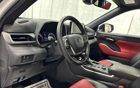 Toyota Highlander, 2025 год, 6 100 000 рублей, 3 фотография