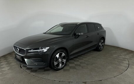 Volvo V60 Cross Country II, 2021 год, 4 100 000 рублей, 1 фотография