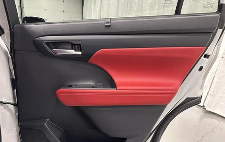 Toyota Highlander, 2025 год, 6 100 000 рублей, 17 фотография