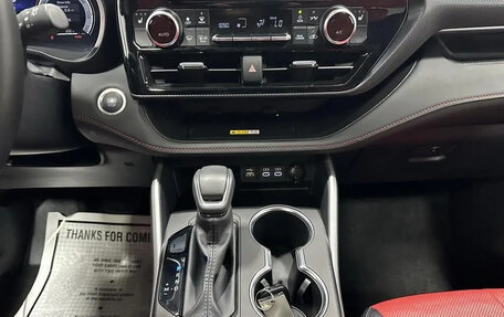 Toyota Highlander, 2025 год, 6 100 000 рублей, 21 фотография