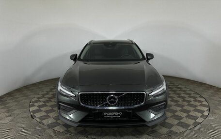 Volvo V60 Cross Country II, 2021 год, 4 100 000 рублей, 2 фотография