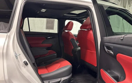 Toyota Highlander, 2025 год, 6 100 000 рублей, 36 фотография