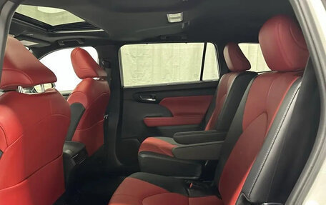 Toyota Highlander, 2025 год, 6 100 000 рублей, 37 фотография