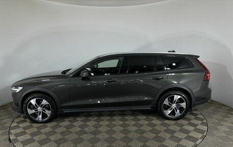 Volvo V60 Cross Country II, 2021 год, 4 100 000 рублей, 5 фотография