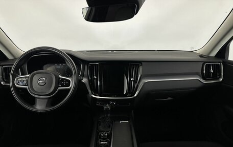 Volvo V60 Cross Country II, 2021 год, 4 100 000 рублей, 7 фотография