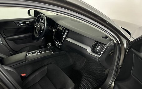 Volvo V60 Cross Country II, 2021 год, 4 100 000 рублей, 14 фотография