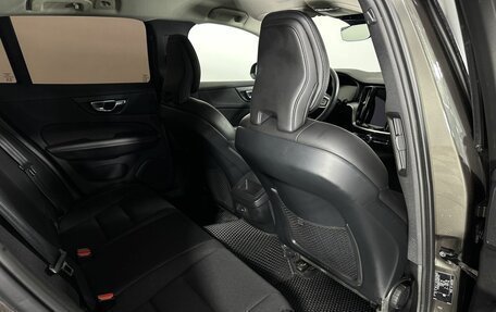 Volvo V60 Cross Country II, 2021 год, 4 100 000 рублей, 16 фотография