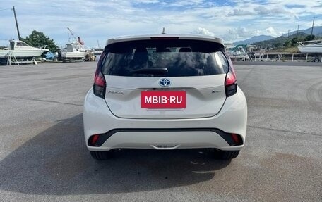 Toyota Aqua, 2022 год, 1 350 005 рублей, 3 фотография