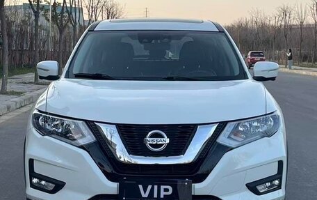 Nissan X-Trail, 2023 год, 1 800 000 рублей, 2 фотография