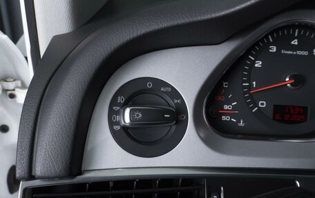 Audi A6, 2011 год, 1 155 000 рублей, 15 фотография