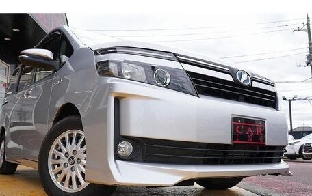 Toyota Voxy III, 2015 год, 1 800 000 рублей, 9 фотография