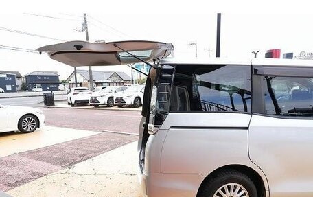 Toyota Voxy III, 2015 год, 1 800 000 рублей, 14 фотография