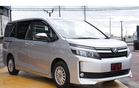 Toyota Voxy III, 2015 год, 1 800 000 рублей, 5 фотография