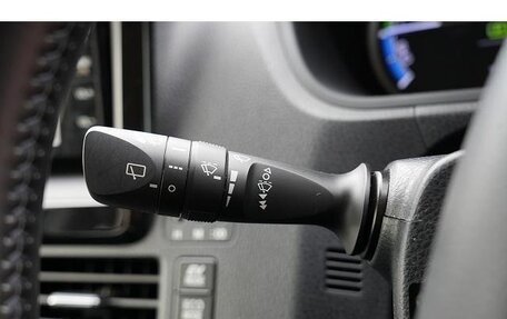 Toyota Voxy III, 2015 год, 1 800 000 рублей, 24 фотография