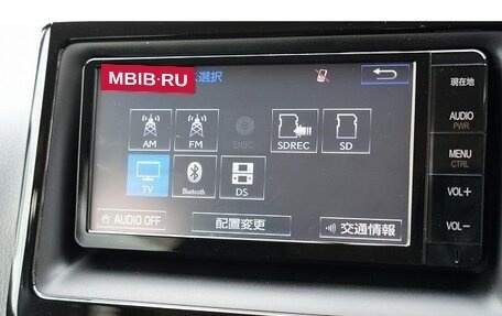 Toyota Voxy III, 2015 год, 1 800 000 рублей, 27 фотография