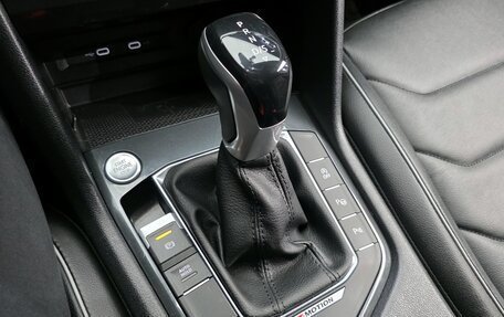 Volkswagen Tiguan II, 2022 год, 3 320 143 рублей, 12 фотография