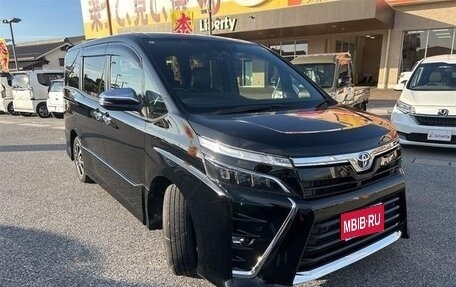 Toyota Voxy III, 2021 год, 2 370 005 рублей, 1 фотография