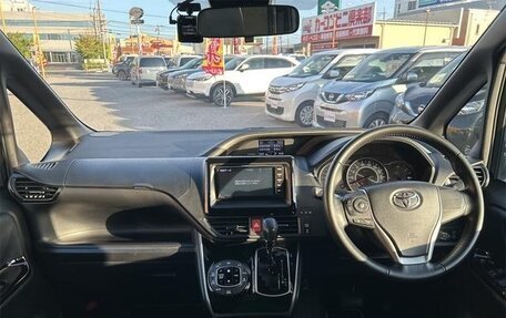 Toyota Voxy III, 2021 год, 2 370 005 рублей, 9 фотография