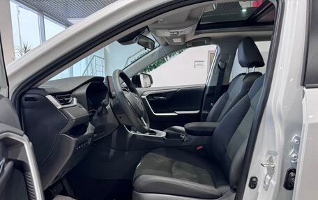 Toyota RAV4, 2025 год, 4 299 000 рублей, 7 фотография