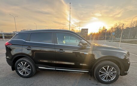 Geely Atlas, 2023 год, 2 300 000 рублей, 3 фотография