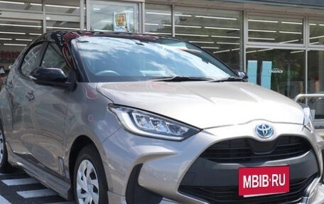 Toyota Yaris, 2021 год, 1 205 000 рублей, 3 фотография