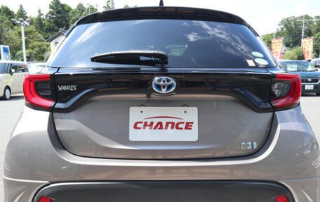 Toyota Yaris, 2021 год, 1 205 000 рублей, 6 фотография