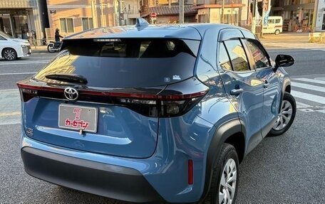 Toyota Yaris Cross, 2022 год, 1 785 000 рублей, 2 фотография