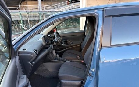 Toyota Yaris Cross, 2022 год, 1 785 000 рублей, 4 фотография