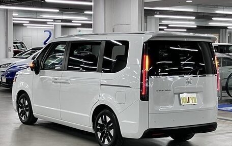 Honda Stepwgn, 2022 год, 2 610 000 рублей, 4 фотография