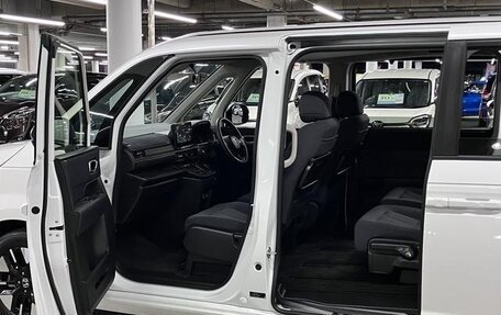 Honda Stepwgn, 2022 год, 2 610 000 рублей, 14 фотография