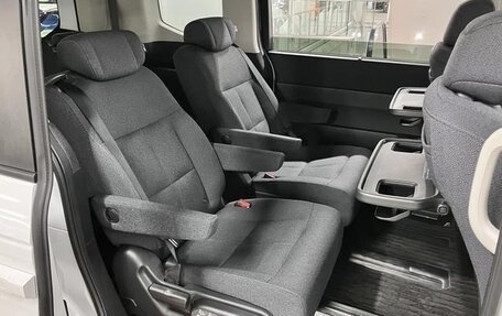 Honda Stepwgn, 2022 год, 2 610 000 рублей, 10 фотография