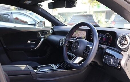 Mercedes-Benz CLA, 2022 год, 2 910 000 рублей, 10 фотография