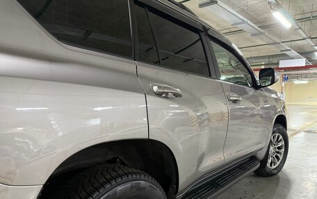 Toyota Land Cruiser Prado 150 рестайлинг 2, 2018 год, 4 350 000 рублей, 6 фотография