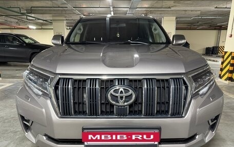 Toyota Land Cruiser Prado 150 рестайлинг 2, 2018 год, 4 350 000 рублей, 14 фотография