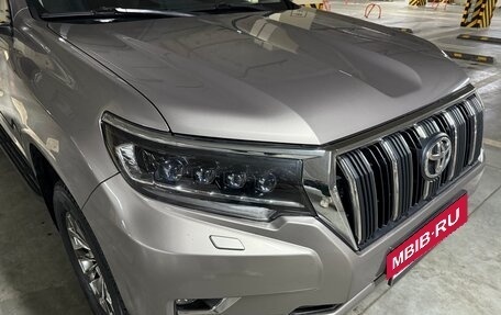 Toyota Land Cruiser Prado 150 рестайлинг 2, 2018 год, 4 350 000 рублей, 16 фотография